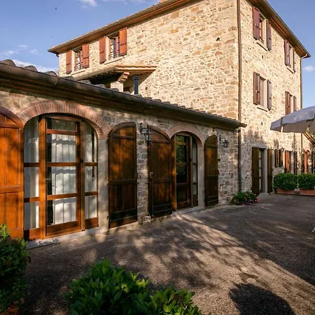 Villa Sleeps 6 *